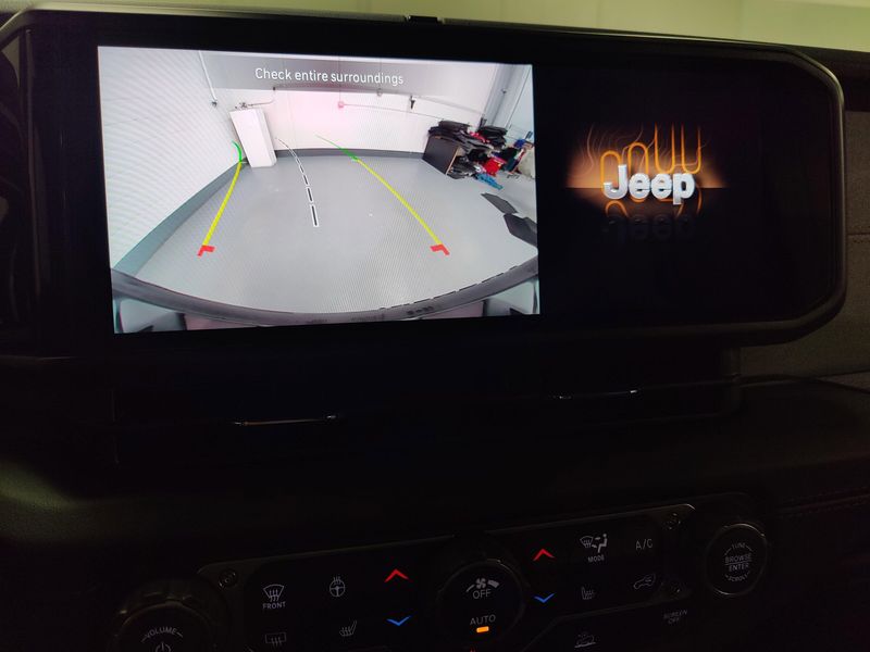 Used 2025 Jeep Wrangler 4xE Sahara 4WDImage 21