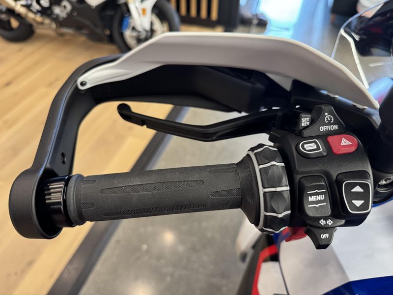 2025 BMW R 1300 GS - TROPHY - RACING BLUE METALLIC 