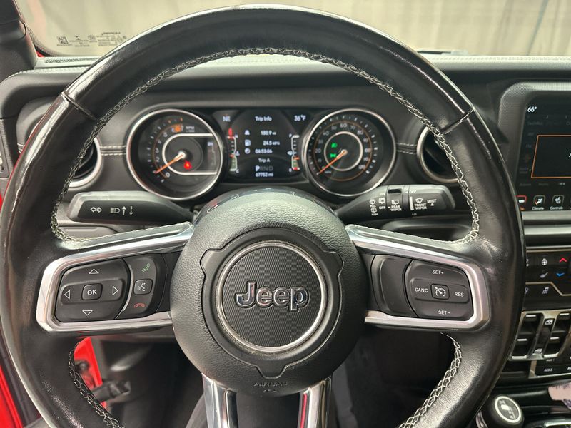 Used 2022 Jeep Wrangler Unlimited SaharaImage 8