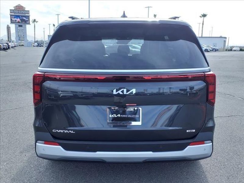 2025 Kia Carnival Hybrid EXImage 5