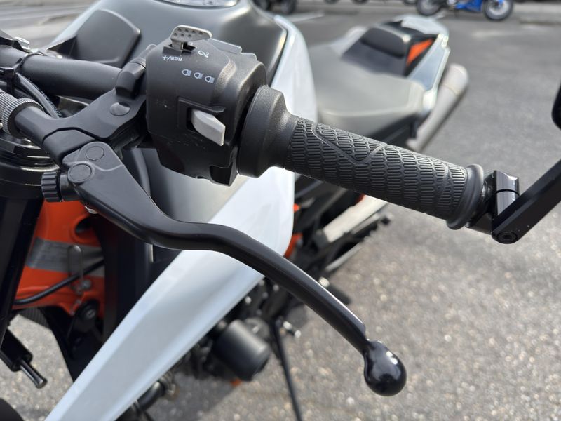 2020 KTM Duke 890 R 