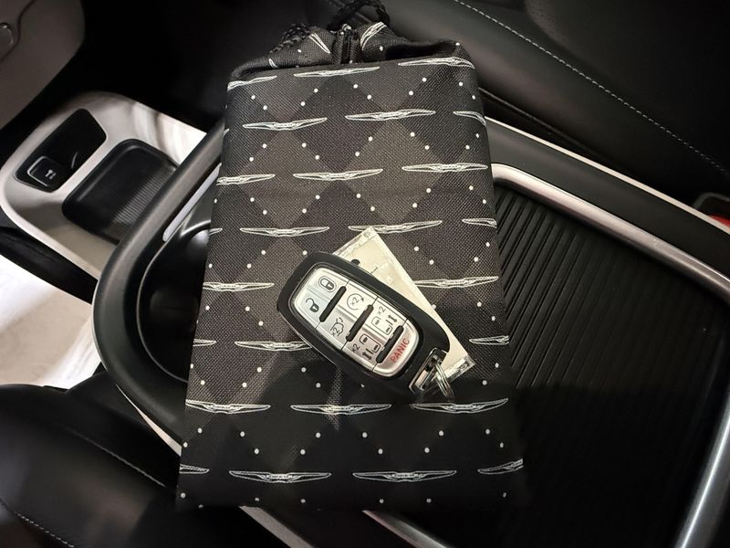 Used 2024 Chrysler Pacifica Touring LImage 20