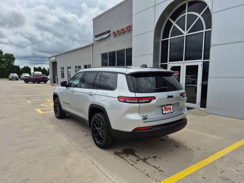 New 2025 Jeep Grand Cherokee L Altitude X 4x4Image 43