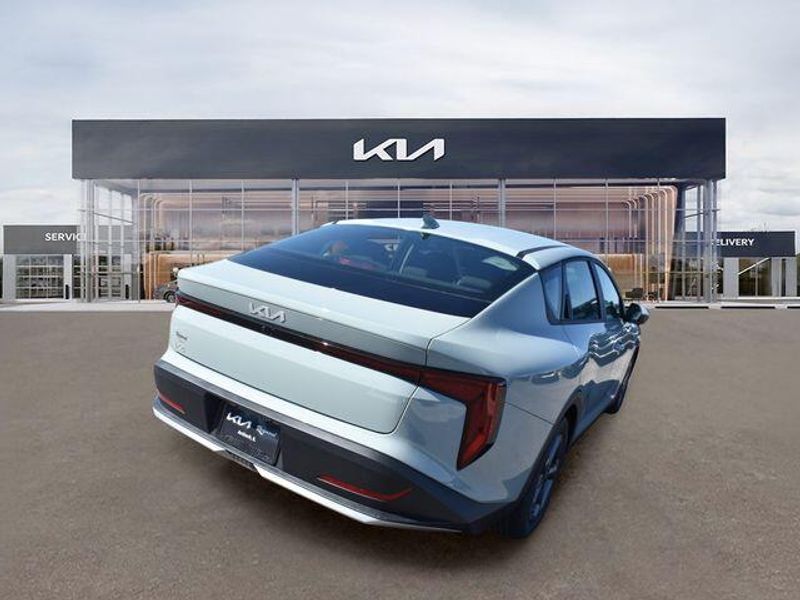 New 2026 Kia K4 LXSImage 4