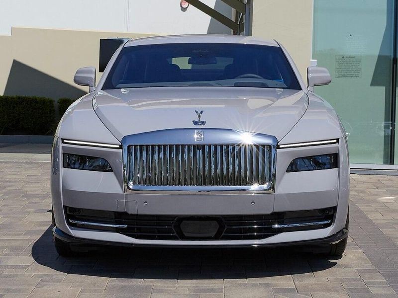 2025 Rolls-Royce Spectre Image 6