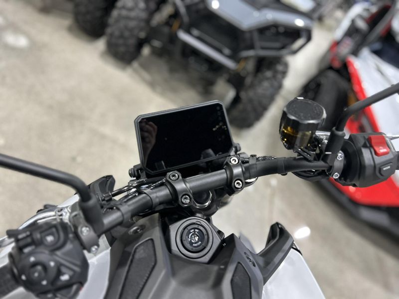 2025 Yamaha MT-09 Image 10