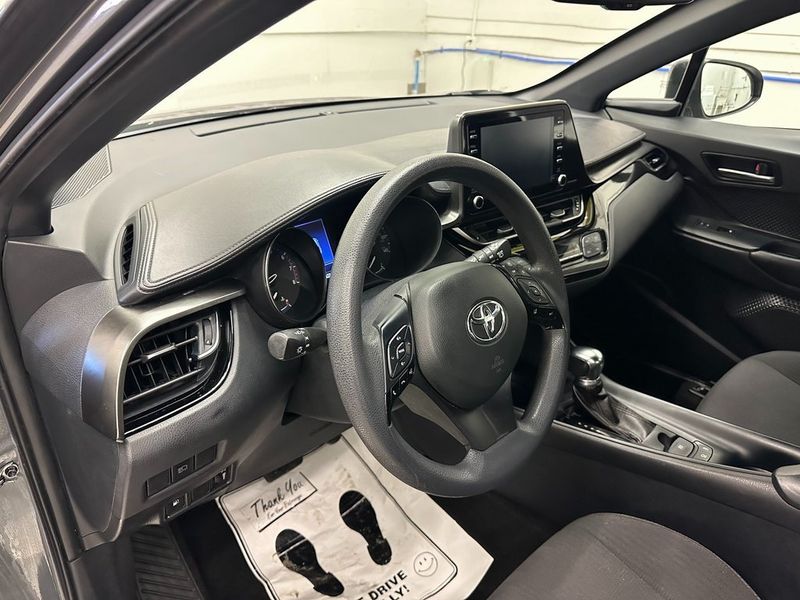 2019 Toyota C-HR LEImage 17