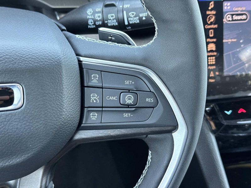New 2026 Jeep Grand Cherokee L Laredo Altitude 4x4