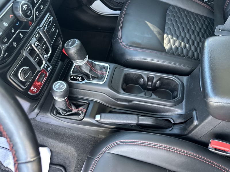 2022 Jeep Gladiator Rubicon photo 21