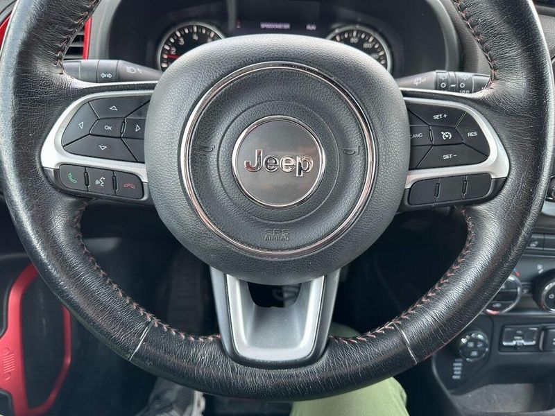 2016 Jeep Renegade TrailhawkImage 3