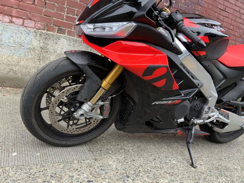 Used 2022 Aprilia RSV FACTORY 