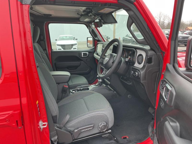 2024 Jeep Wrangler Unlimited Sport RHD photo 10