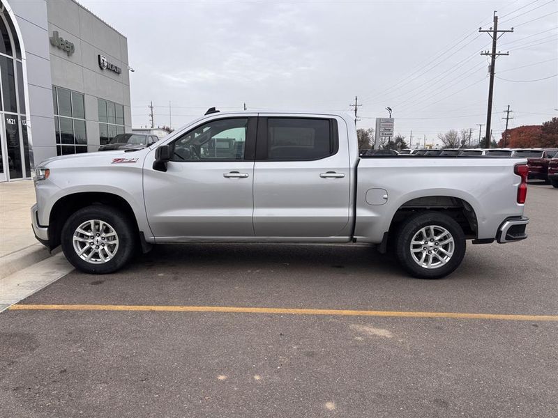 2020 Chevrolet Silverado 1500 RST photo 2