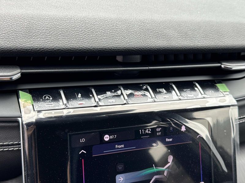 New 2026 Jeep Grand Cherokee L Laredo 4x2