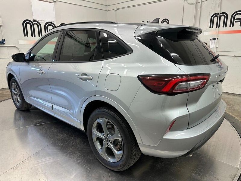 2024 Ford Escape ST-LineImage 13