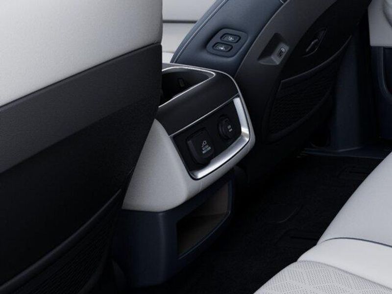 New 2027 Kia Carnival SXImage 27