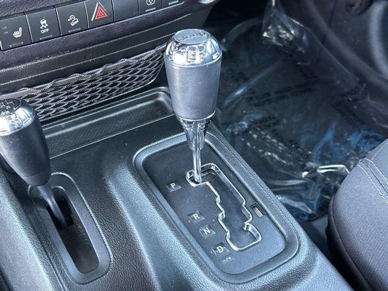 Used 2018 Jeep Wrangler JK Unlimited RubiconImage 27