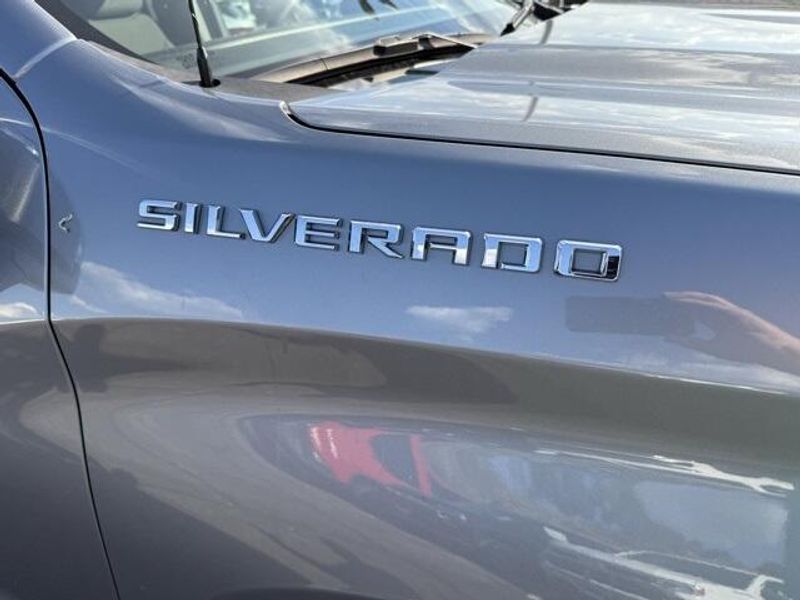 2023 Chevrolet Silverado 1500 LT photo 6