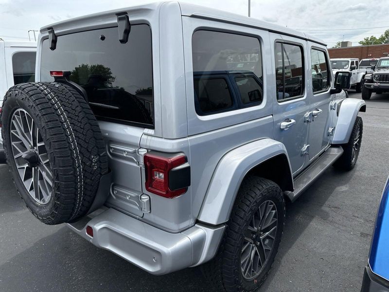 2024 Jeep Wrangler 4-door High Altitude 4xeImage 11