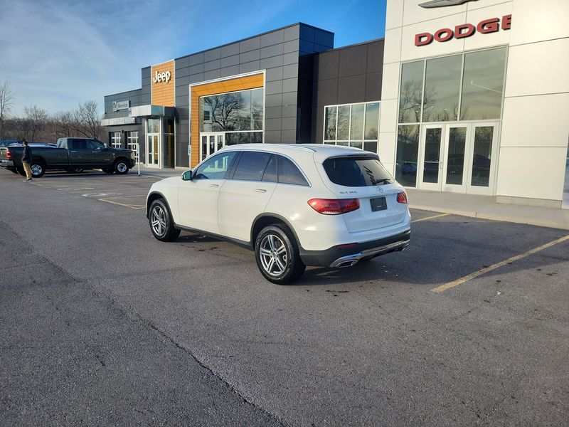 Used 2022 Mercedes-Benz GLC 300Image 11