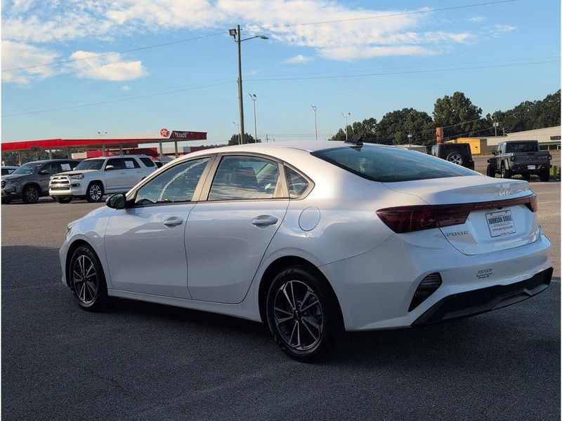 Used 2024 Kia Forte LXSImage 3
