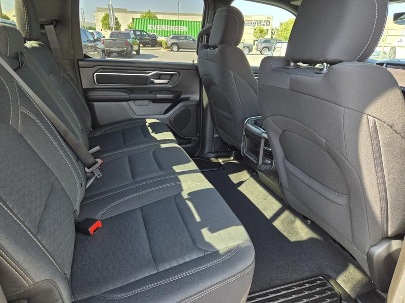 New 2026 RAM 1500 Big Horn Crew Cab 4x2 5'7' Box
