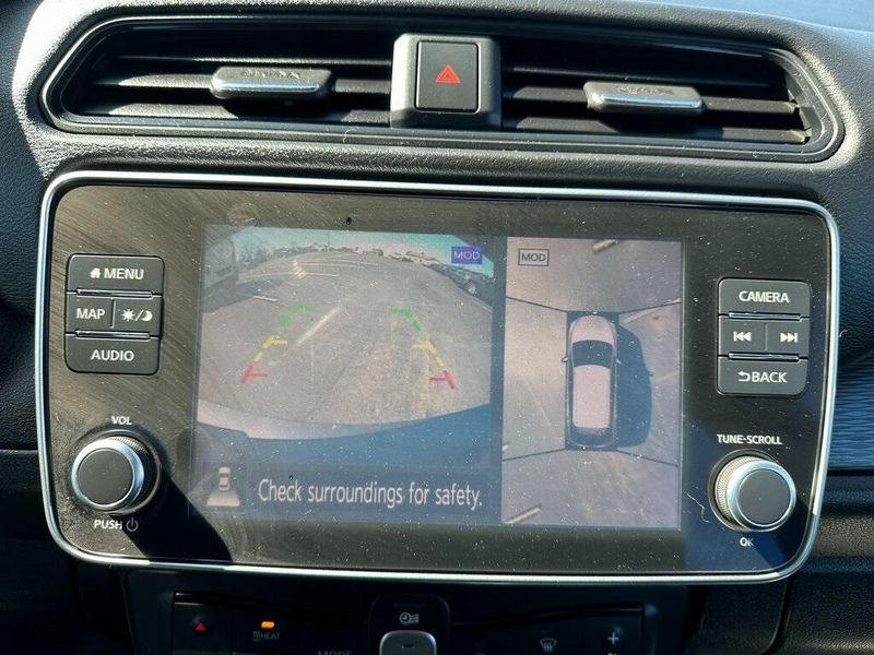 2020 Nissan Leaf SVImage 6