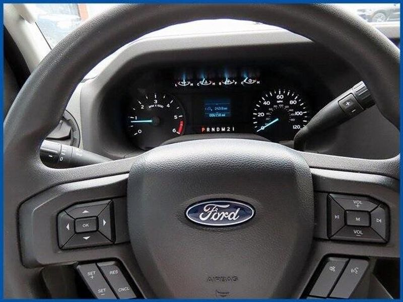 2025 Ford E-350 Cutaway BaseImage 12