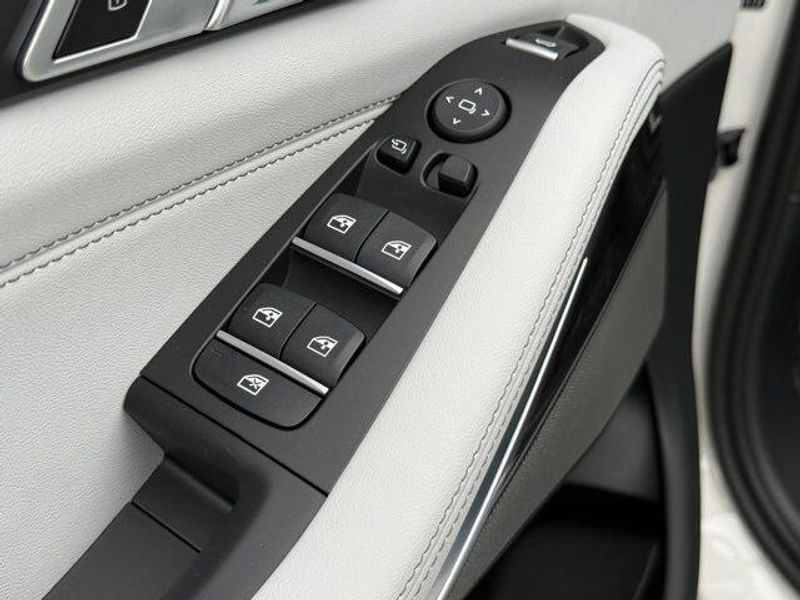 New 2026 BMW X5 sDrive40iImage 16