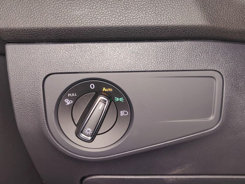 Used 2024 Volkswagen Tiguan AWD SEL R-Line w/Sunroof/NavImage 35