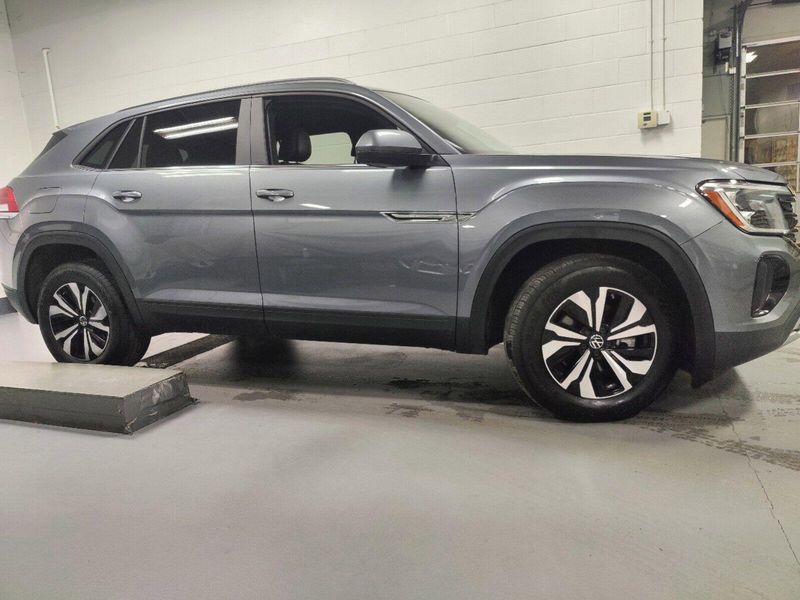 2024 Volkswagen Atlas Cross Sport SE 4-Motion AWDImage 3