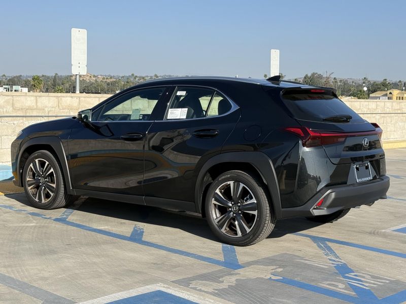 New 2026 Lexus UX 300hImage 9