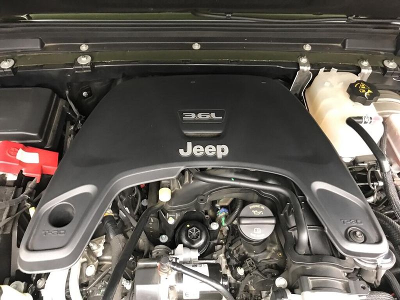 Used 2021 Jeep Wrangler Unlimited RubiconImage 21