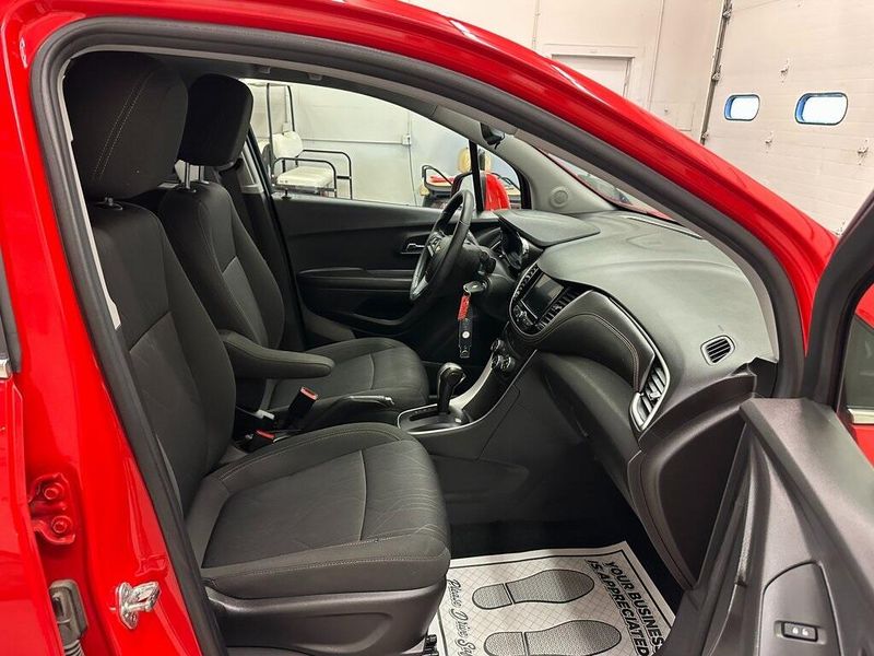 2020 Chevrolet Trax LT photo 21
