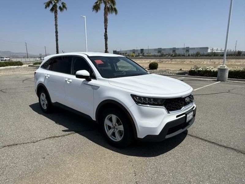 2021 Kia Sorento LXImage 1