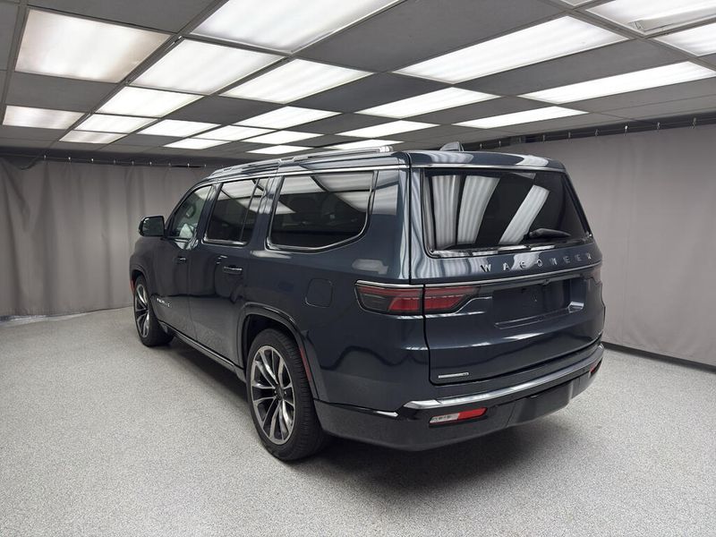 2023 Jeep Wagoneer Series IIIImage 2