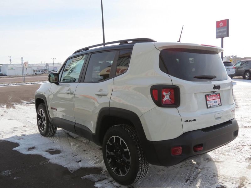 2023 Jeep Renegade Trailhawk 4x4 4dr SUVImage 7