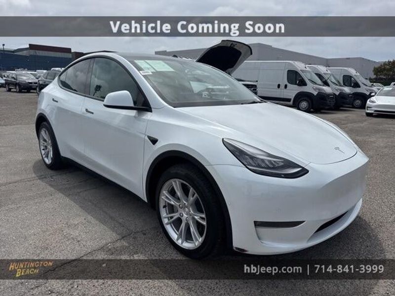 2022 Tesla Model Y Long RangeImage 3
