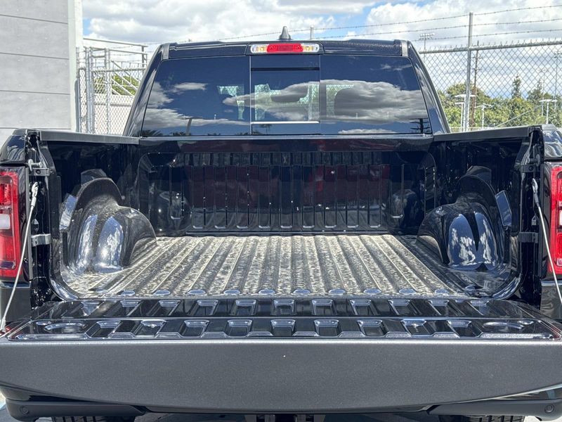 New 2026 RAM 1500 Big Horn Crew Cab 4x2 5'7' Box