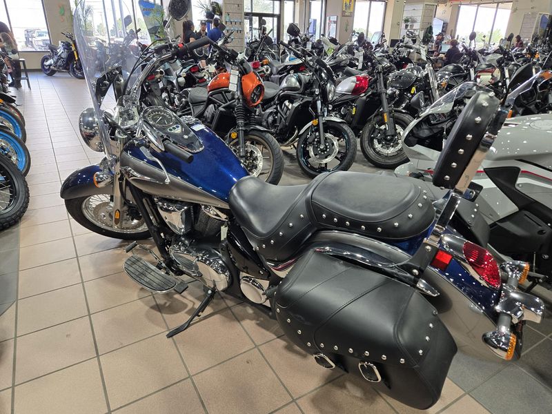 New 2025 Kawasaki VULCAN 900 CLASSIC LT METALLIC GRAPHITE GRAY AND METALLIC CARBON GRAY Image 5