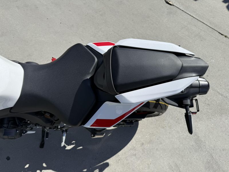 New 2025 Yamaha YZF-R9 Image 8