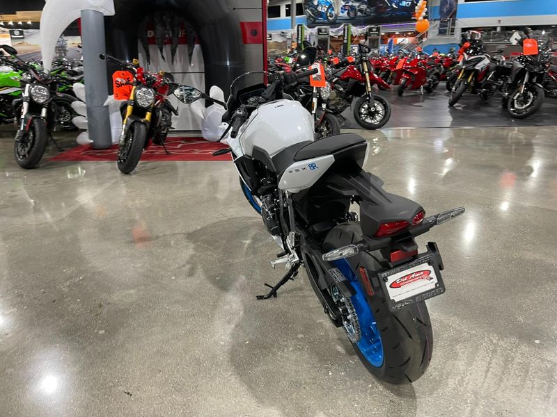 New 2026 Suzuki GSX-8R Image 29