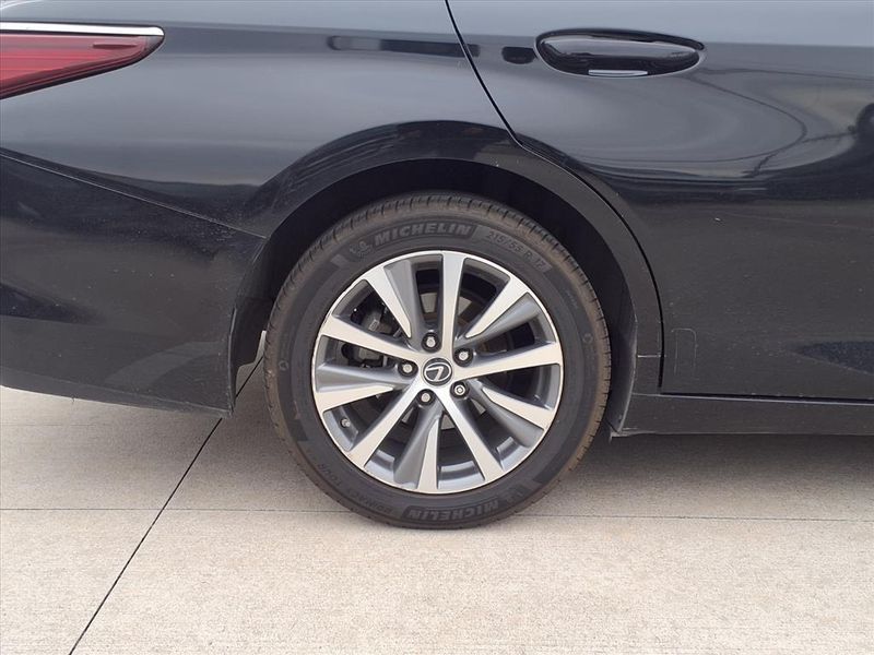Used 2019 Lexus ES 350Image 10