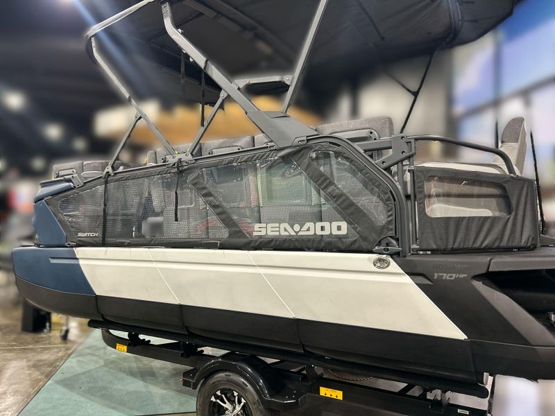 2024 Sea-Doo 44RAT2RF  in a MARINE BLUE exterior color. Del Amo Motorsports of Redondo Beach (424) 304-1660 delamomotorsports.com 