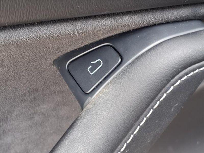 2021 Tesla Model 3 Long RangeImage 24
