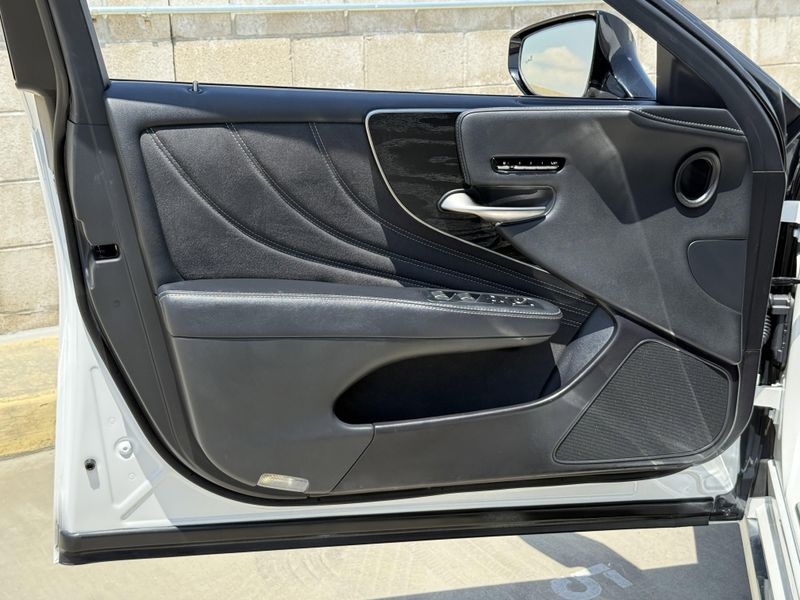 2021 Lexus LS 500Image 17