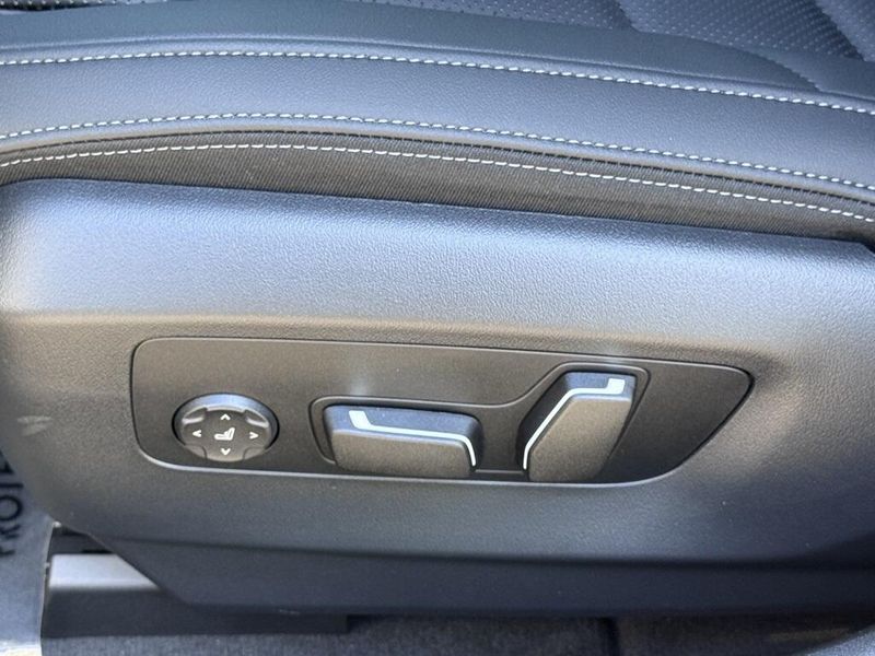 2025 BMW i5 xDrive40Image 20