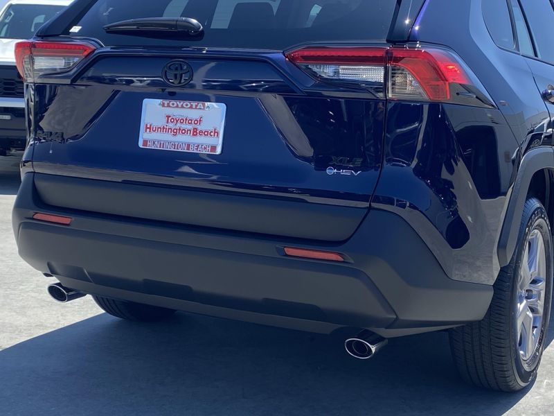 New 2025 Toyota RAV4 Hybrid XLEImage 4