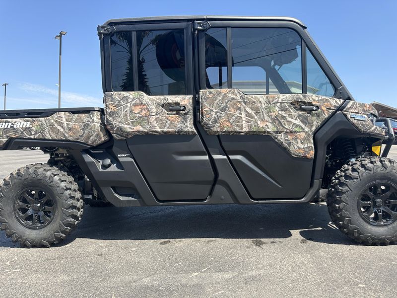 2025 Can-Am DEFENDER MAX LIMITED CAB HD10 WILDLAND CAMO Image 5