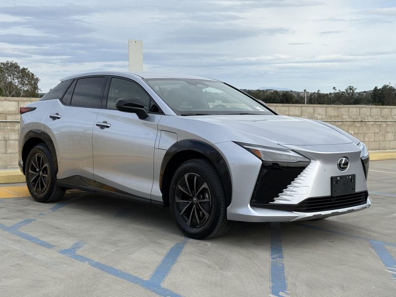 New 2026 Lexus RZ 350eImage 2